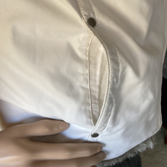 Reversible Weatherproof White and Faux Fur Vest - Picture 6 of 16